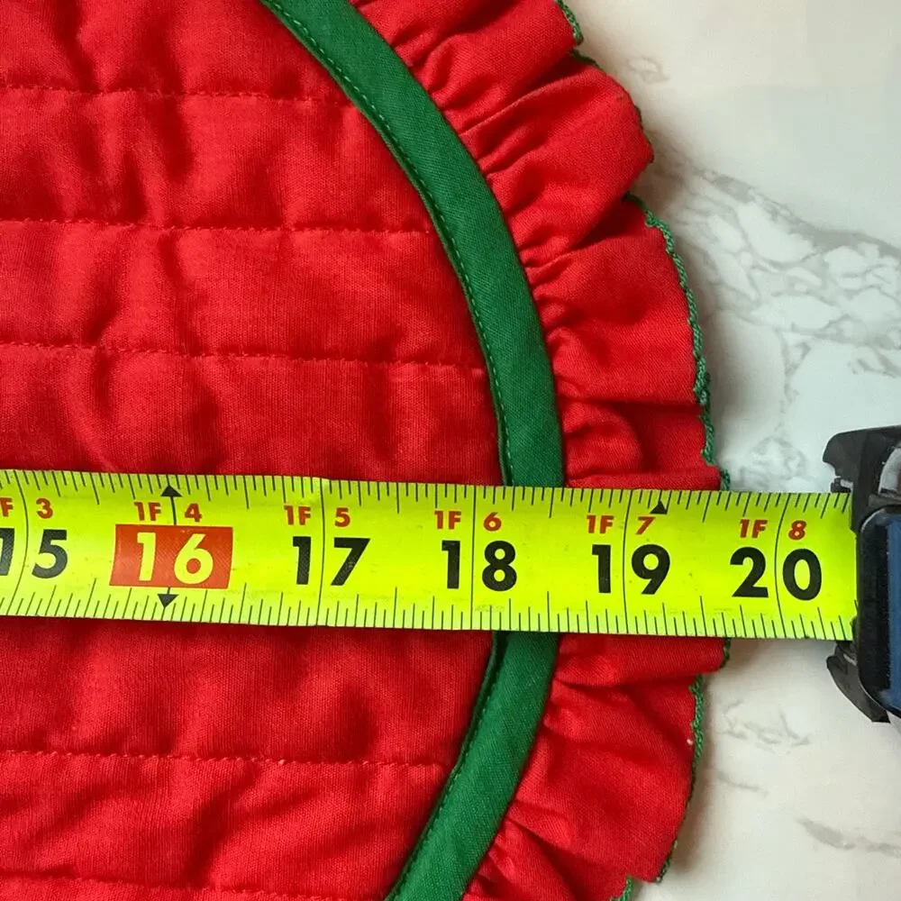 VTG Quilted Christmas Oval Placemats Red & Green Ruffle 6 pc
